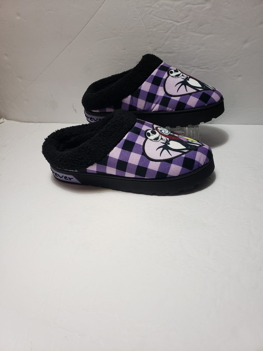 DISNEY Nightmare Before Christmas Slippers  Size 8